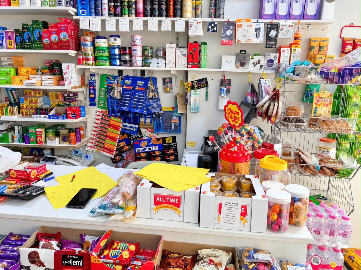 The counter: toiletries, phone accessories and confectionery